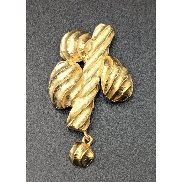 GIVENCHY Signed Statement Textured Gold Tone Dangling Charm Vintage Pin Brooch - Picture 4 of 9